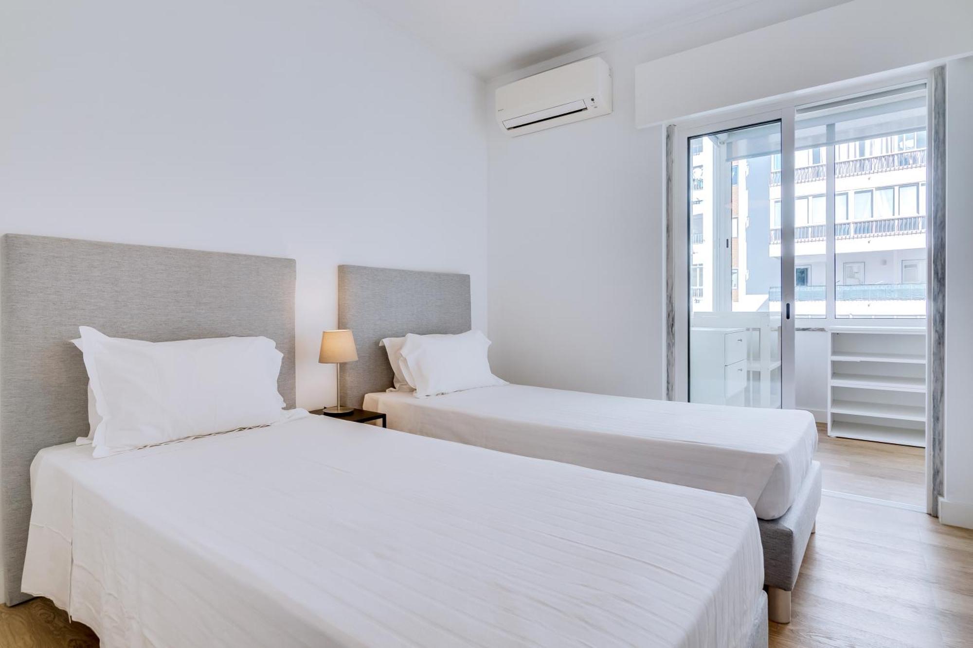 Al - Apartamento Egas Moniz Quarteira Kültér fotó